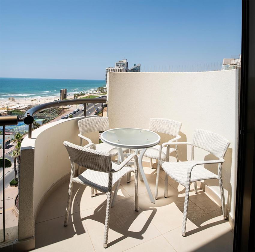 Sea Front Panoramic Duplex Roof-Top Herzliya Exterior photo